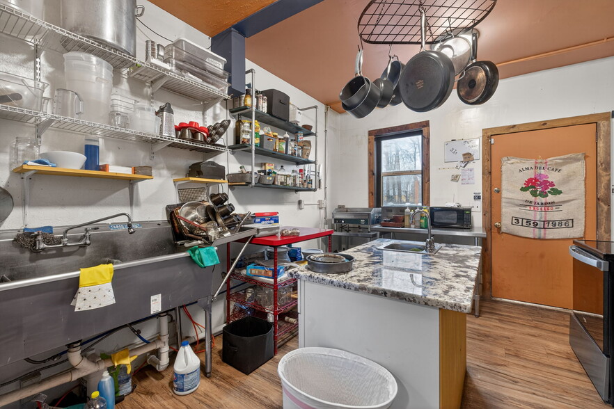 More Photos Of 502 N Main St, Pocatello General Retail For Sale