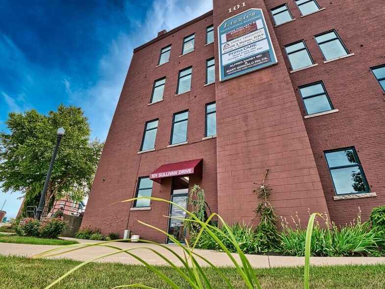 More Photos Of 101 Jeremiah V Sullivan Dr, Fall River Office For Lease