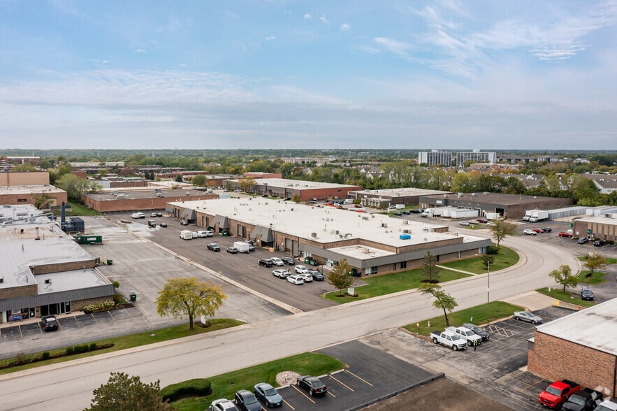 More Photos Of 120-157 Eisenhower Ln N, Lombard Warehouse For Lease