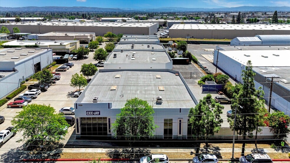 More Photos Of 920 W 10th St, Azusa Warehouse For Sale