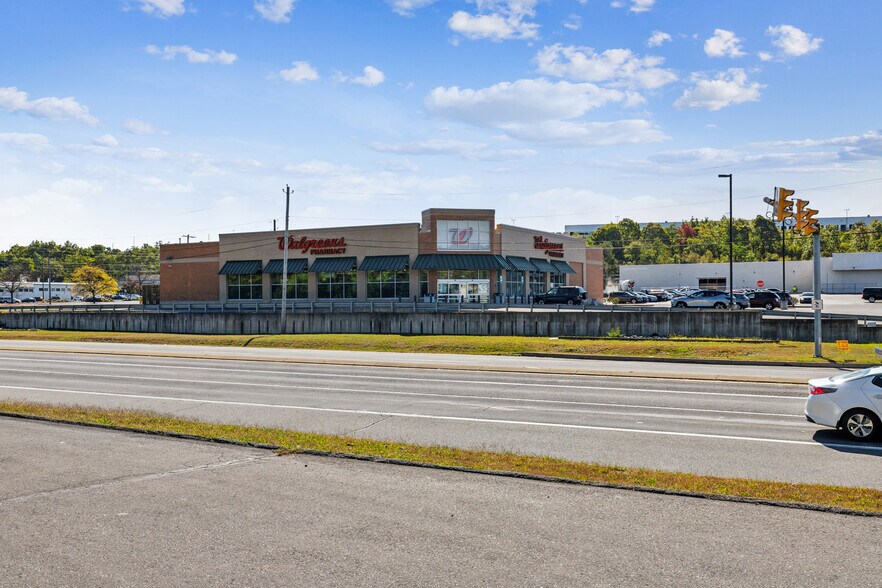 More Photos Of 2100 N Township Blvd, Pittston General Retail For Lease