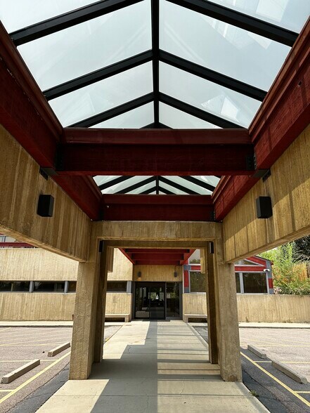 More Photos Of 1805 Kipling St, Lakewood Medical For Lease