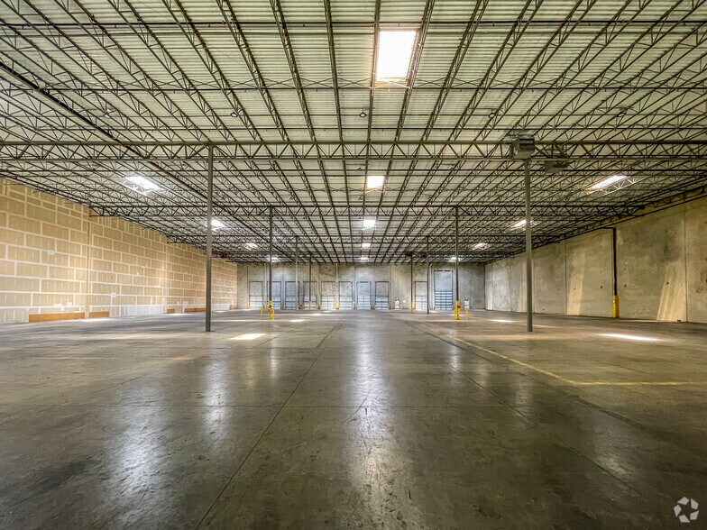 More Photos Of 8562 NE Loop 410, San Antonio Unknown For Lease