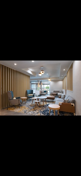 More Photos Of 215 Alford Dr, Weatherford Hotel For Sale