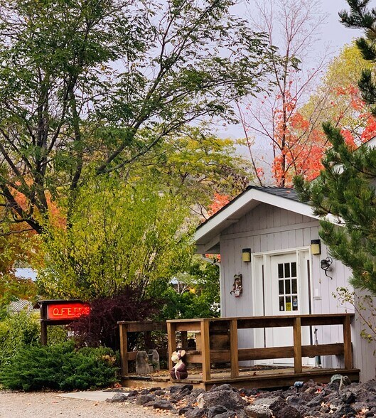 Primary Photo Of 62271 CA-299, Cedarville Hotel For Sale