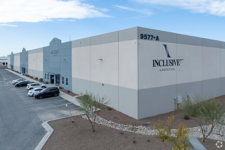 More Photos Of 9577 Plaza Cir, El Paso Warehouse For Lease