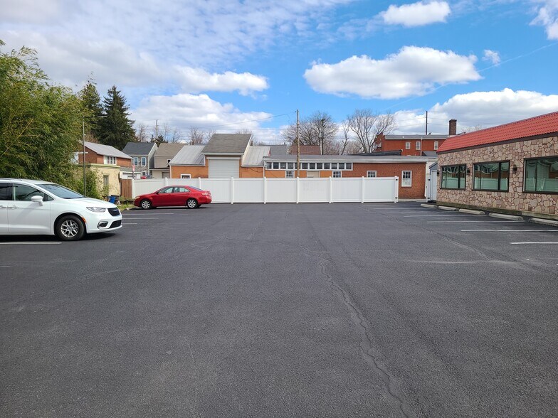 More Photos Of 5005 Kutztown Rd, Temple Storefront Retail Residential For Sale