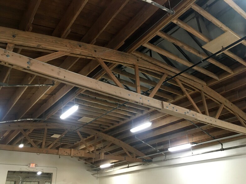 More Photos Of 2731 N Pulaski Rd, Chicago Warehouse For Lease