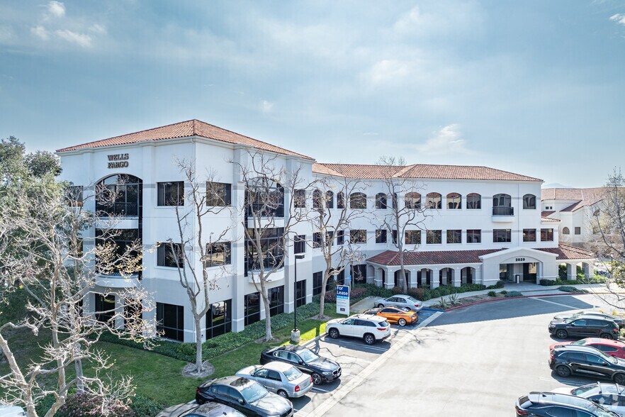 More Photos Of 2829 Townsgate Rd, Westlake Village Coworking Space