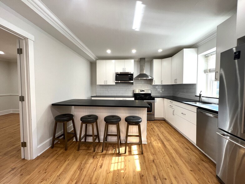 More Photos Of 98 Darby Rd, Paoli Office Residential For Lease