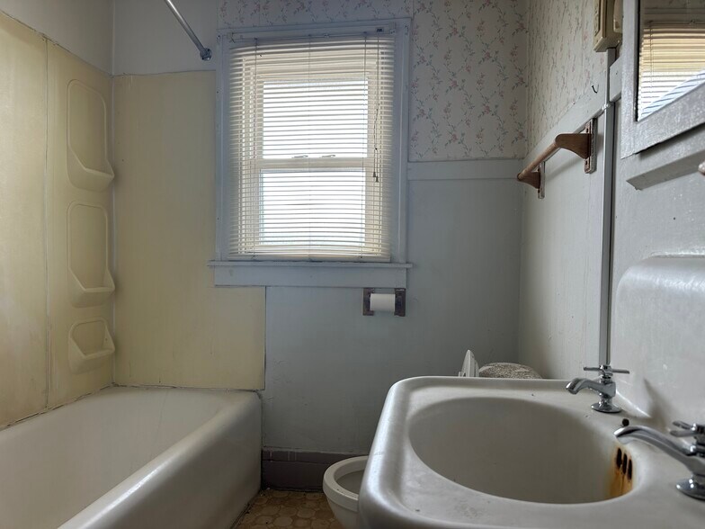 More Photos Of 2405 E Court St, Kankakee Land For Sale