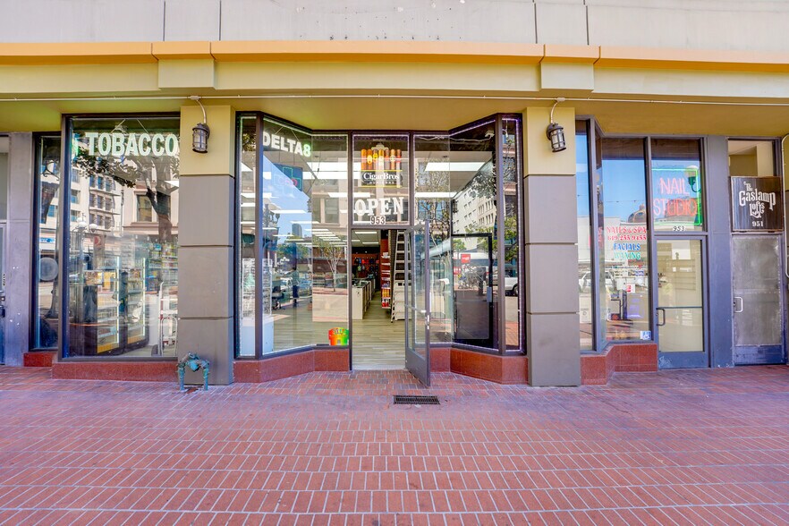 More Photos Of 951-955 5th Ave, San Diego Storefront Retail Residential For Lease