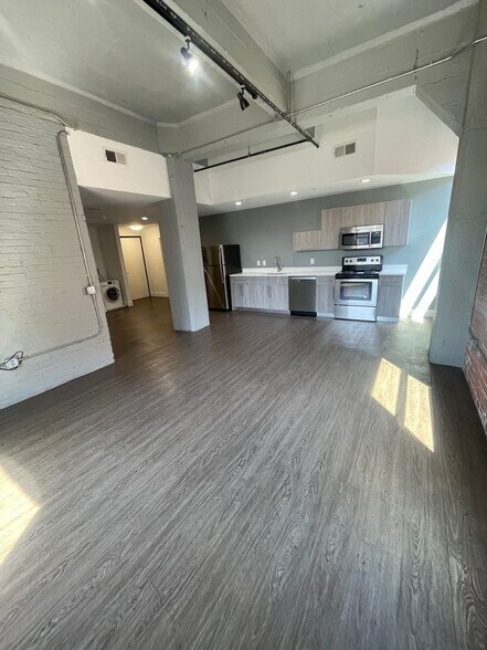 More Photos Of 432-440 1st Ave, Pittsburgh Apartments For Lease