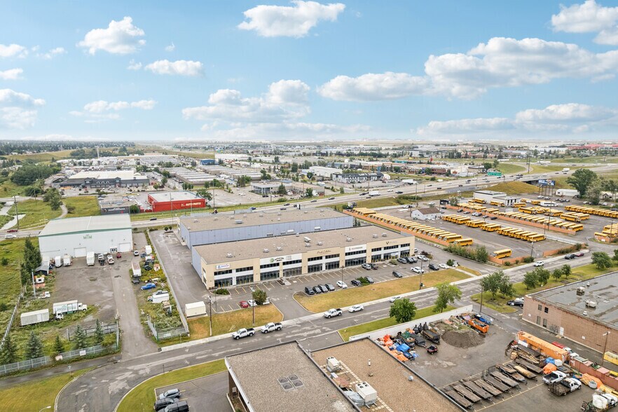 More Photos Of 620-630 46 Av NE, Calgary Warehouse For Lease