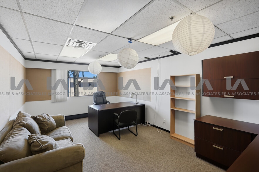 More Photos Of 18788 96th Ave, Surrey Warehouse For Lease
