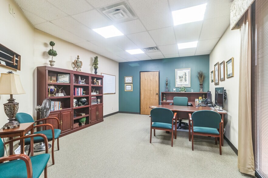 More Photos Of 16333 S Great Oaks Dr, Round Rock Medical For Lease