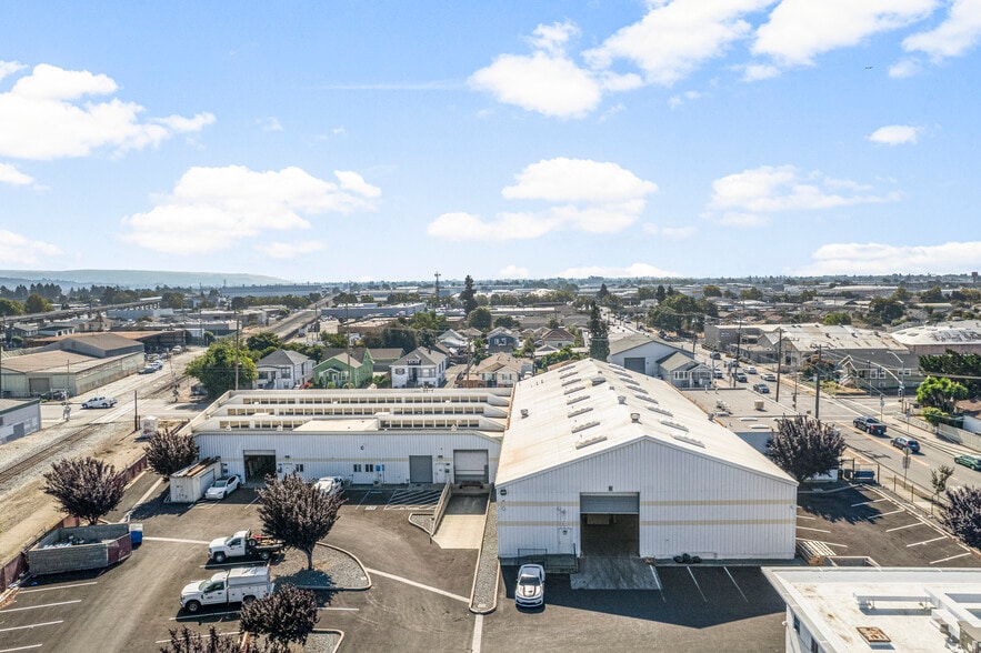 Primary Photo Of 755 Thornton St, San Leandro Distribution For Lease