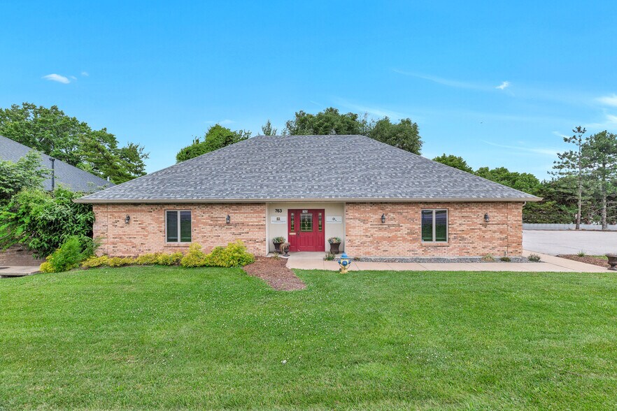 More Photos Of 763 W Terra Ln, O'Fallon Loft Creative Space For Lease