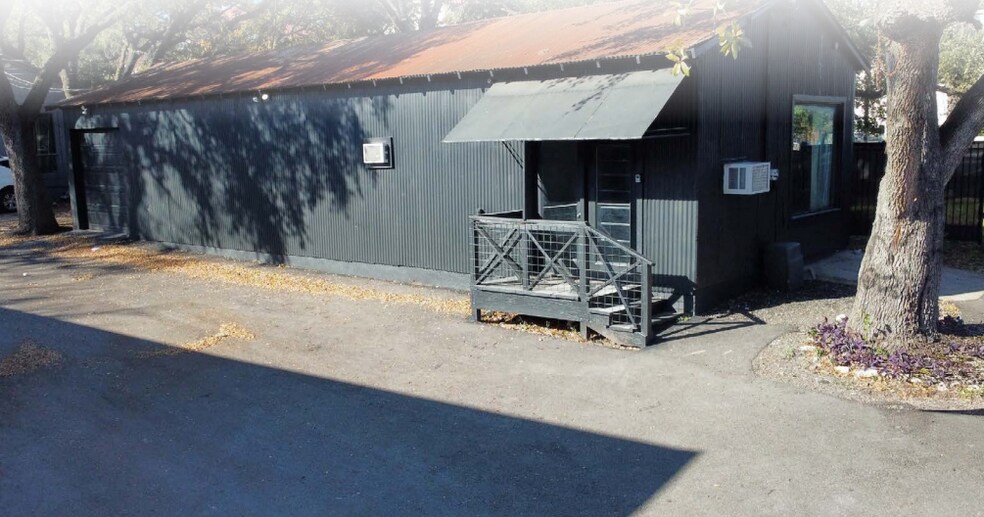 Primary Photo Of 503 E Powell Ln, Austin Convenience Store For Lease