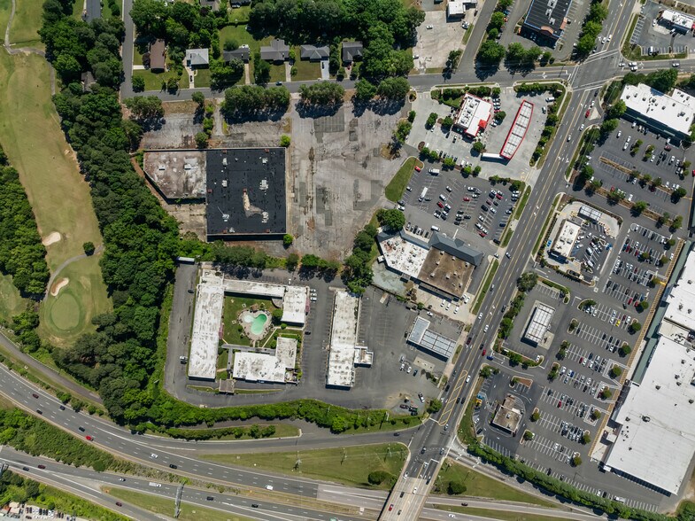 More Photos Of 3438 Hillsborough Rd, Durham Department Store For Sale