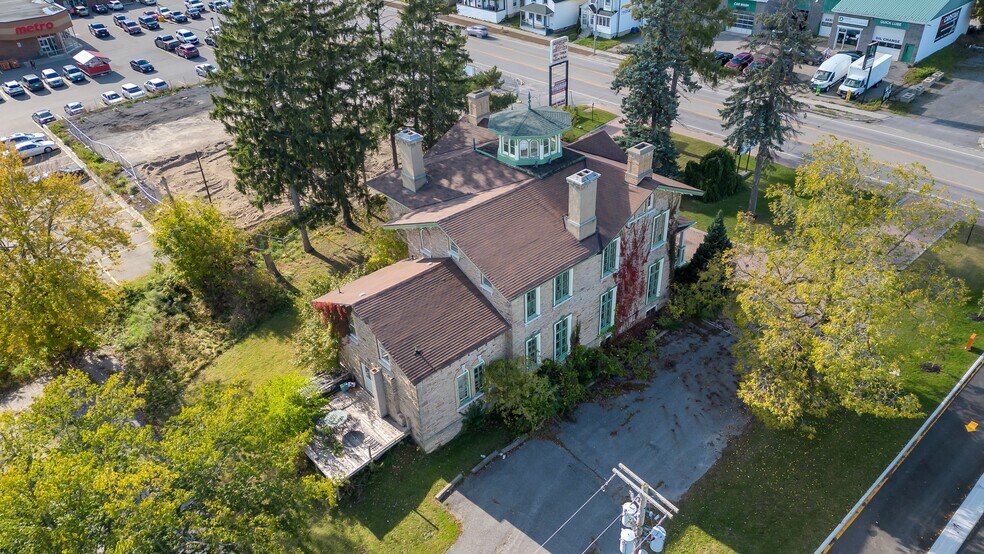 More Photos Of 389 King St E, Gananoque Office For Sale