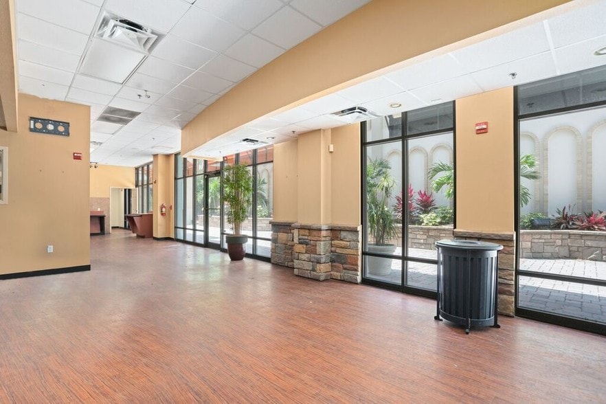 More Photos Of 222 Broadway, Kissimmee Office For Lease