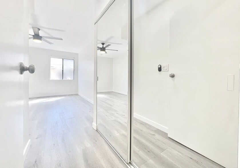 More Photos Of 7437 Haskell Ave, Van Nuys Apartments For Sale