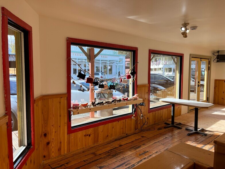 More Photos Of 164 Riverside Ave, Winthrop Restaurant For Lease