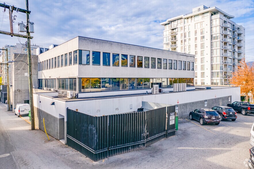 More Photos Of 1618-1620 8th Ave, Vancouver Office For Lease