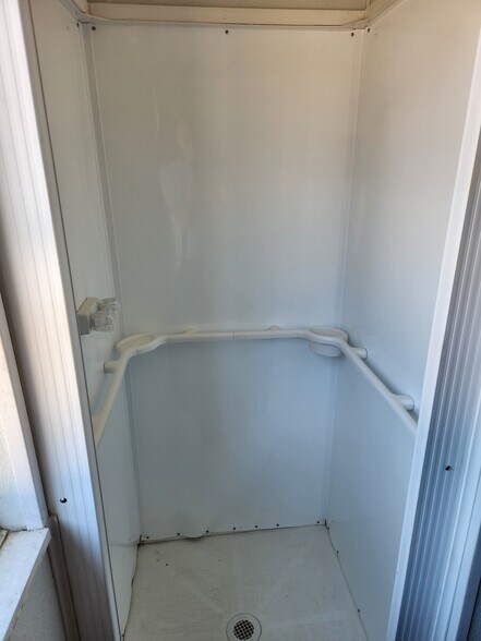 More Photos Of 1111 Virginia St, Mobile Industrial For Lease