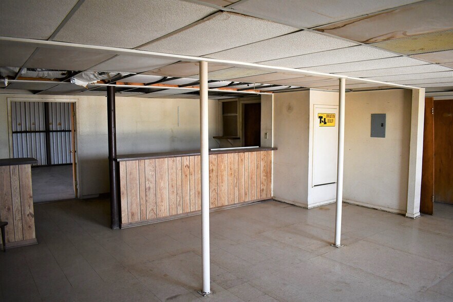More Photos Of 1737 Hwy 81, Pearsall Warehouse For Sale