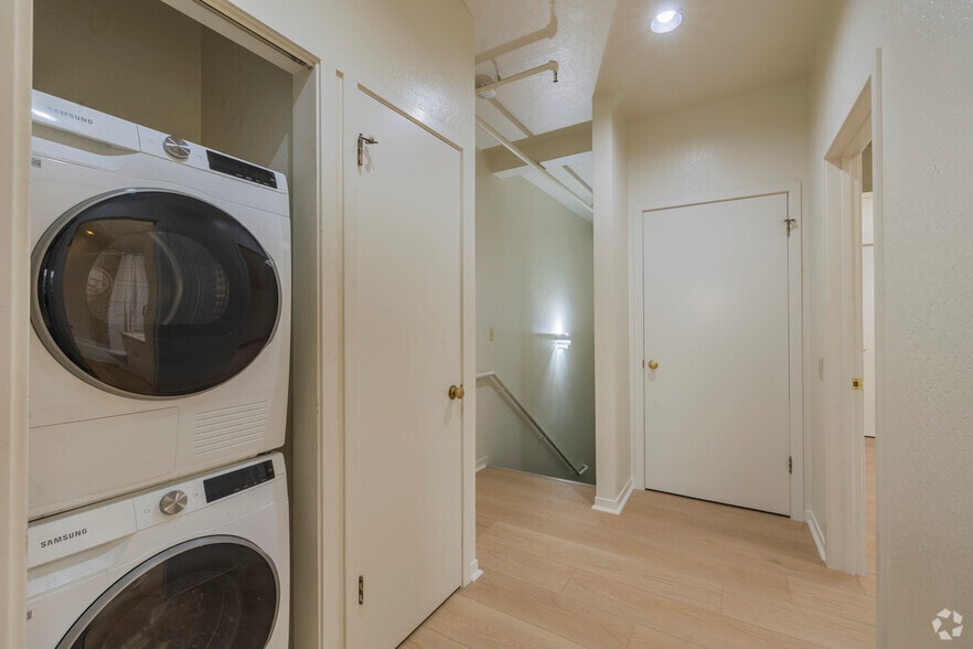 More Photos Of 2974-2980 College Ave, Berkeley Apartments For Lease