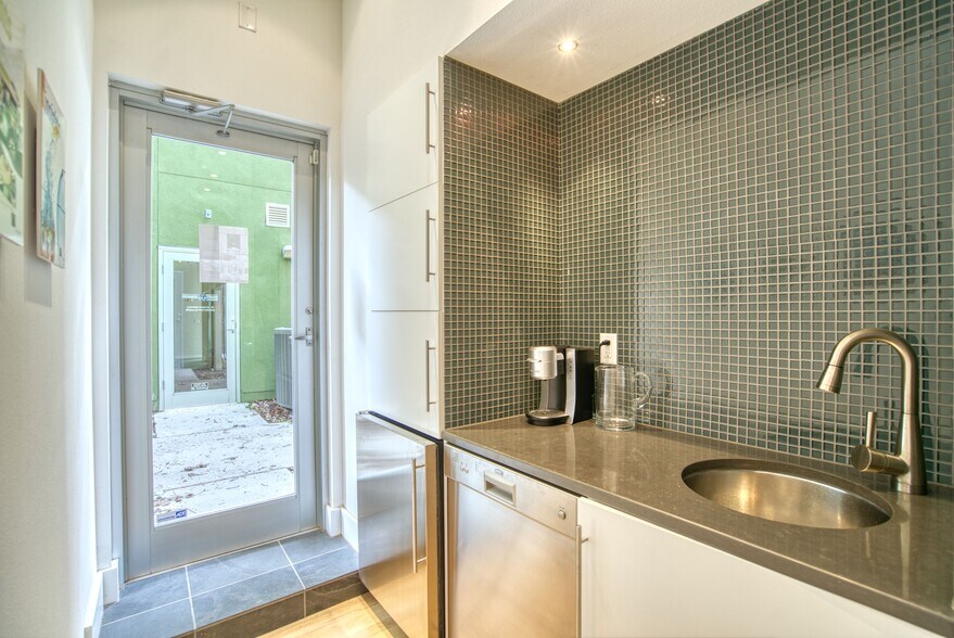 More Photos Of 1114 Neon Forest Cir, Longmont Storefront Retail Residential For Sale