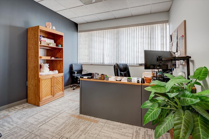 More Photos Of 100 W Antietam St, Hagerstown Office For Lease