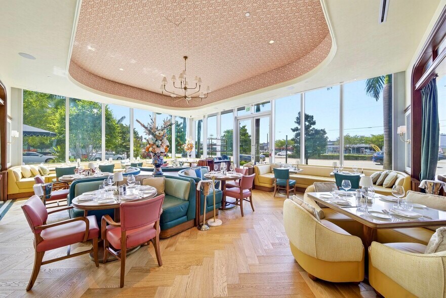 More Photos Of 4 OASIS Hallandale, 1006 E Hallandale Beach, Hallandale Beach Restaurant For Sale