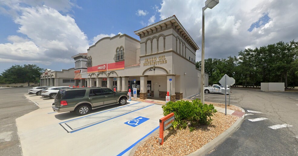 More Photos Of 16055 State Road 52, Land O' Lakes Service Station For Lease