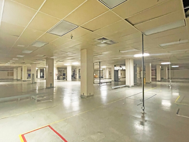 More Photos Of 3800 Wilson Ave, Loveland Manufacturing For Sale