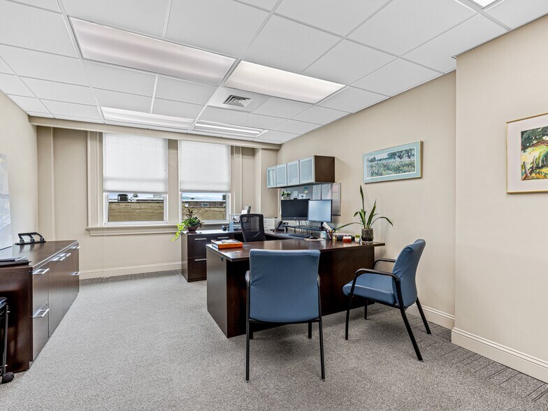 More Photos Of 401 N Main St, Hendersonville Storefront Retail Office For Sale