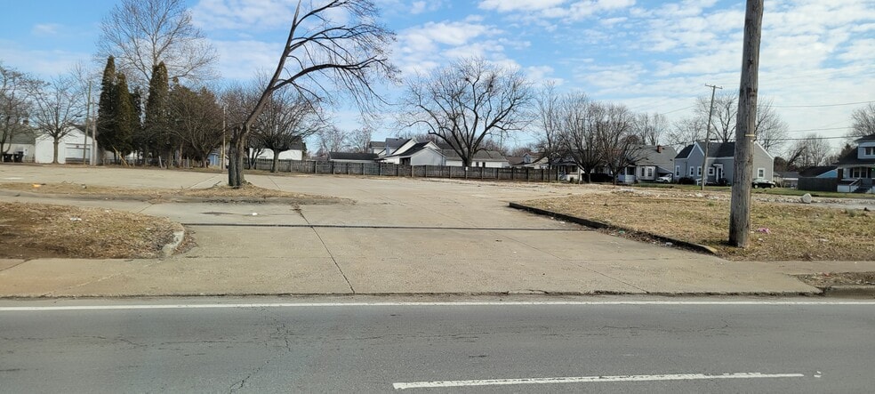 Primary Photo Of 3421 Taylor Blvd, Louisville Land For Sale