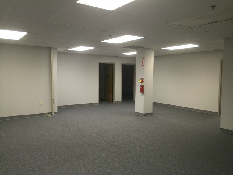 More Photos Of 2903 Wall Triana Hwy, Huntsville Flex For Lease