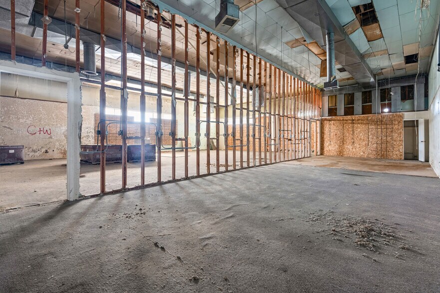 More Photos Of 1580 Washington Blvd, Ogden Storefront For Sale