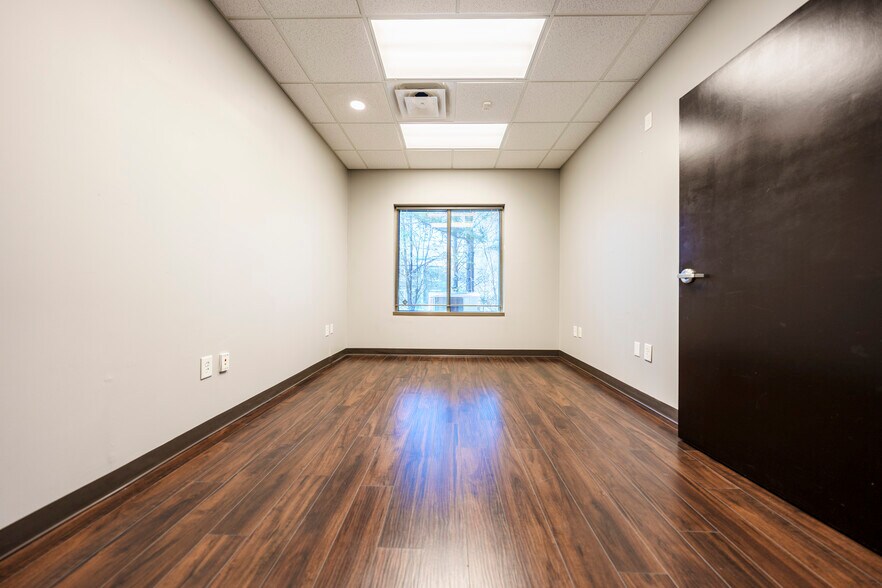 More Photos Of 4275 Johns Creek Pky, Suwanee Unknown For Lease