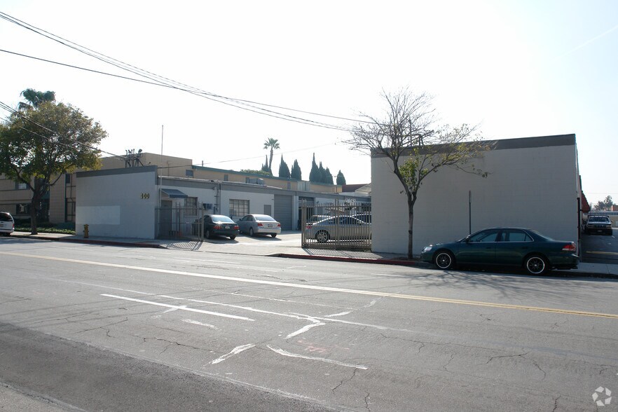 Primary Photo Of 400-402 W Chevy Chase Dr, Glendale Manufacturing For Lease