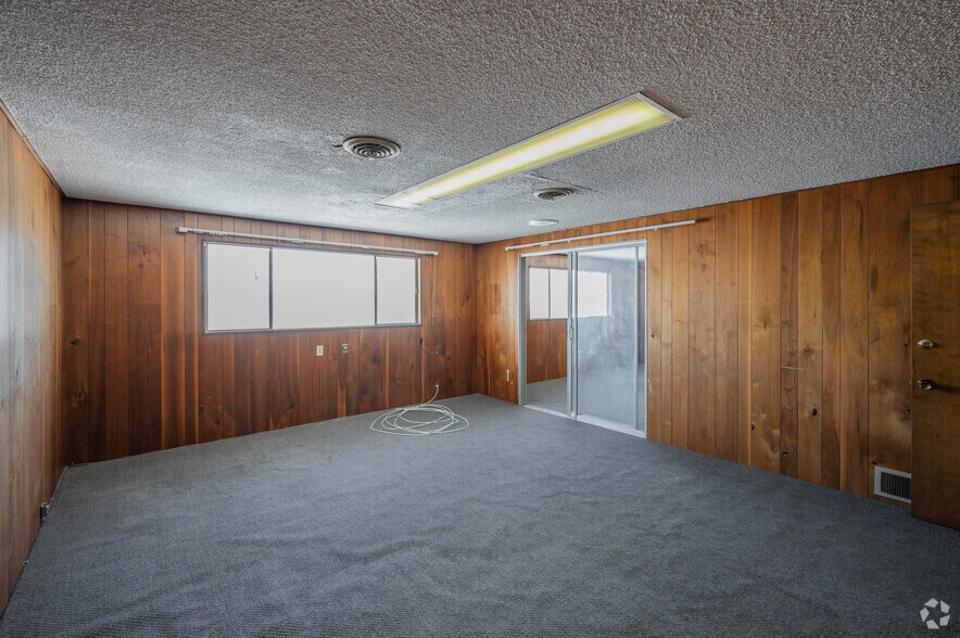 More Photos Of 8431 Monroe Ave, Stanton Industrial For Sale