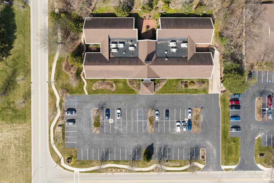 More Photos Of 1701 Woodlands Dr, Maumee Office For Sale