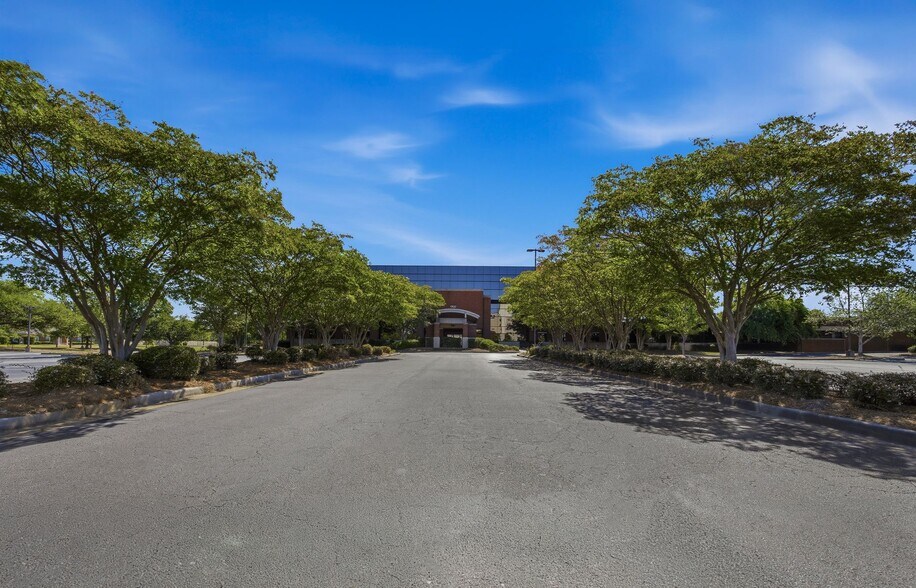More Photos Of 1900 10th Ave, Columbus Medical For Lease