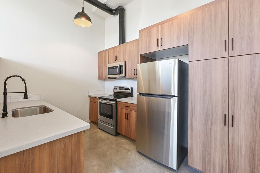 More Photos Of 611 Highland Ave, National City Apartments For Lease