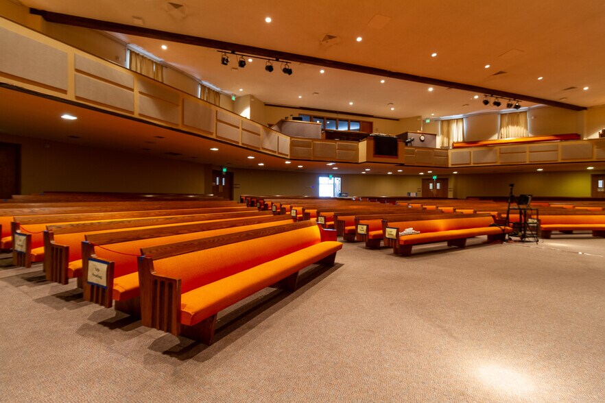 More Photos Of 1755 Dover St, Lakewood Religious Facility For Lease