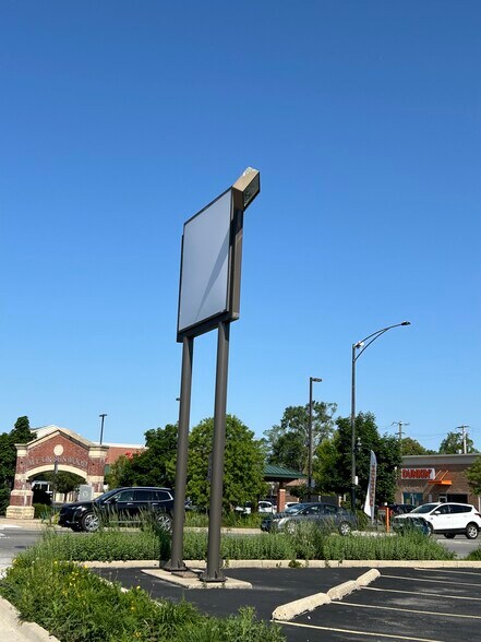 More Photos Of 3152 W 111th St, Chicago Convenience Store For Lease