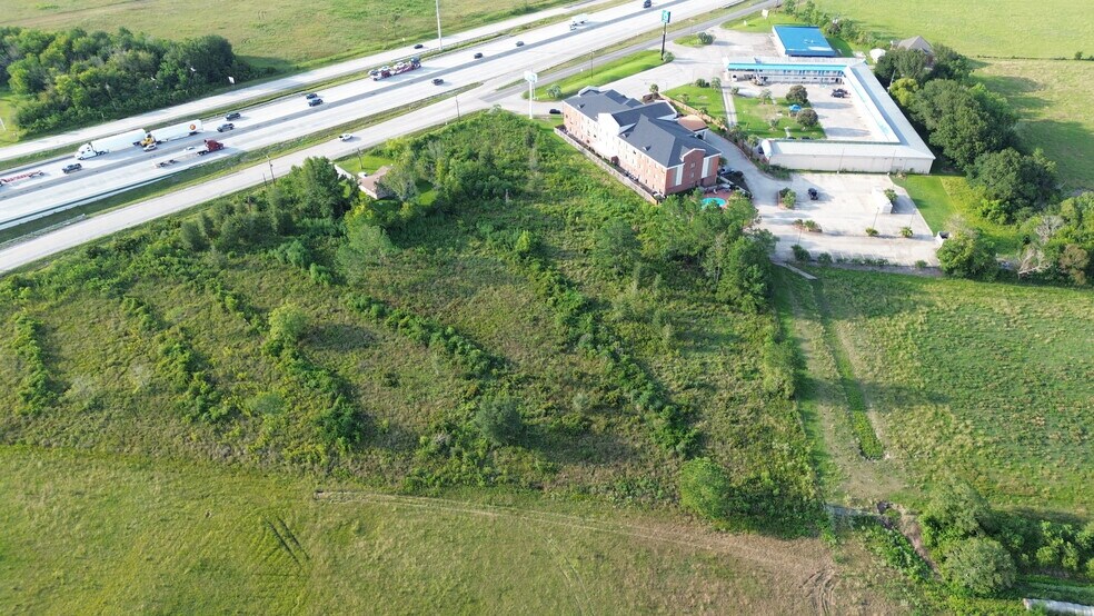 More Photos Of 46194 I-10, Winnie Land For Sale